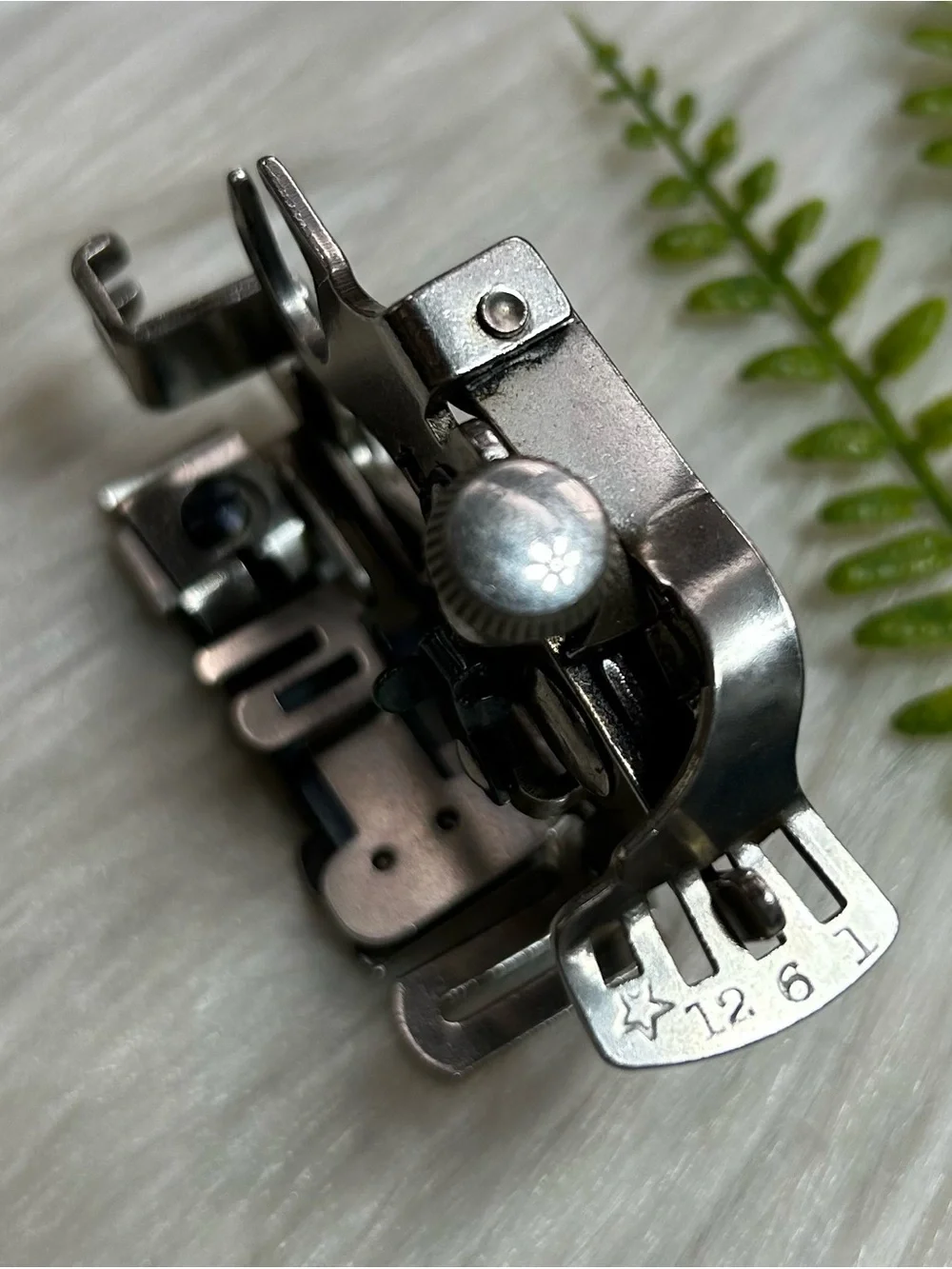 Vintage Singer ruffler foot 1261
